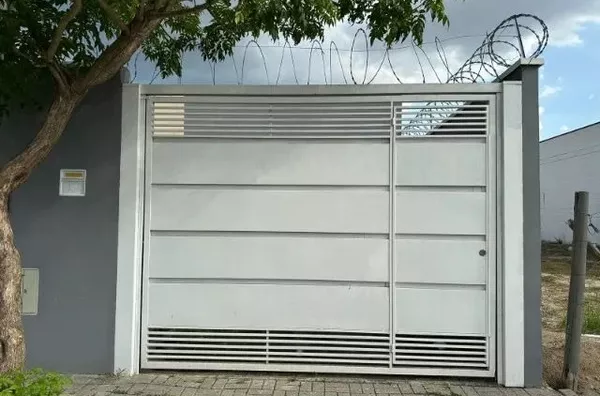 Casa 3 dormitórios - Conjunto Habitacional Milton de Alvarenga Peixoto, Taubaté - Foto 1