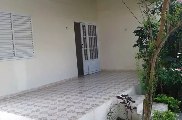 Casa com 3 dormitórios sendo 1 suíte 139,5m² - Foto 2