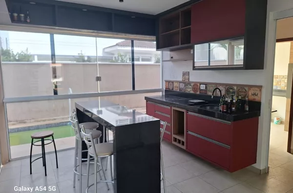 Sobrado com 4 quartos e 2 suítes - 234m² - Foto 3