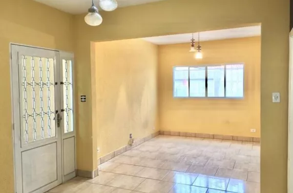 Casa com 2 dormitórios - 320m² - Foto 2