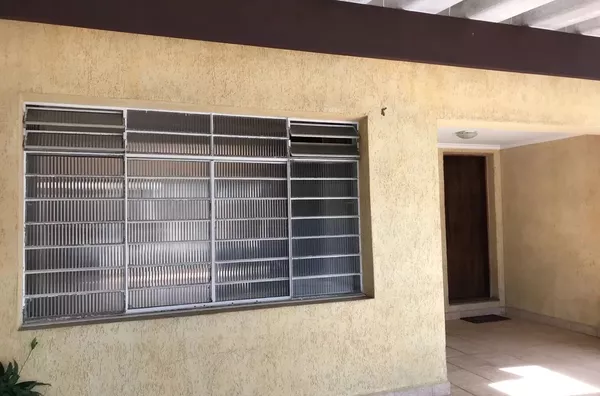 Casa 3 dormitórios - Vila Jaboticabeira, Taubaté/SP - Foto 1