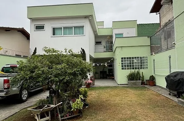 Sobrado com 3 dormitórios sendo 1 suíte 194m² - Foto 1