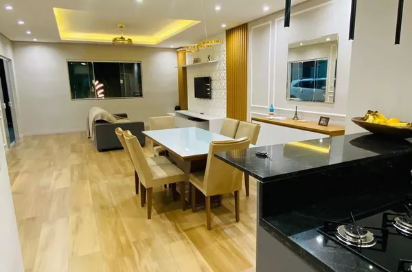 Casa com 4 dormitórios, sendo 1 suíte, 230m² - Foto 5