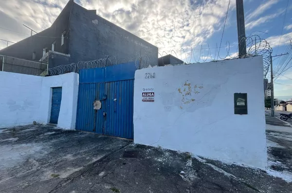 Galpão 300m² - Jabuticabeiras, Taubaté/SP - Foto 1