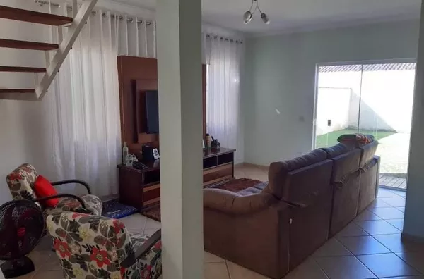 Sobrado com 4 dormitórios sendo 1 suíte 220m² - Foto 3