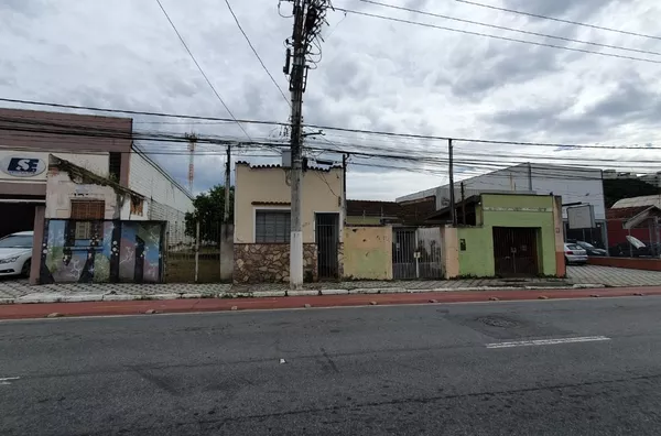 Casa em excelente localização com 60m²,  próximo a Av. do Povo em Taubaté. - Foto 2