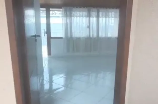 Casa com 2 dormitórios - 110m² - Foto 3