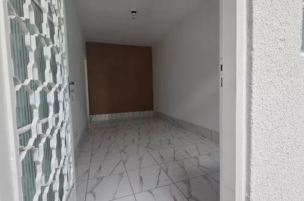 Casa com 2 dormitórios - 180m² - Foto 4