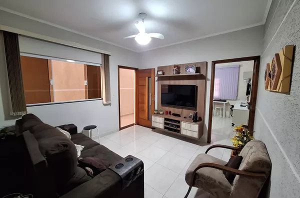 Casa com 2 quartos sendo 1 suíte - 96m² - Foto 1
