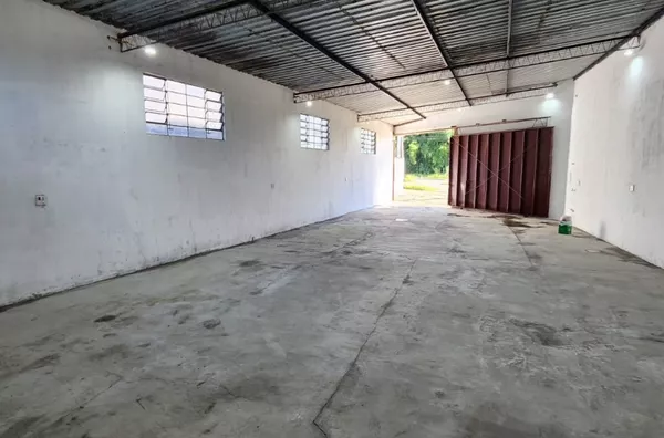 Galpão - 212m² - Foto 1