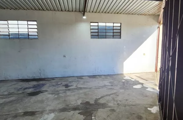 Galpão - 212m² - Foto 4