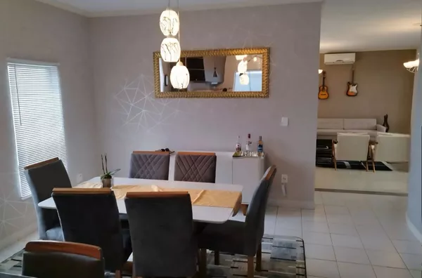 Casa com 3 suítes 300m² - Foto 3