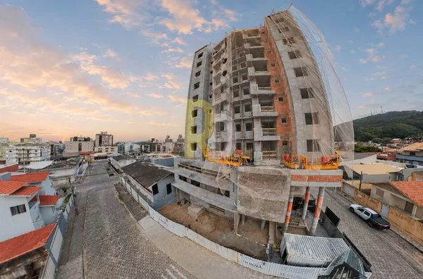 Edifício Mar di Nizza - bairro Mar Grosso - Laguna, SC