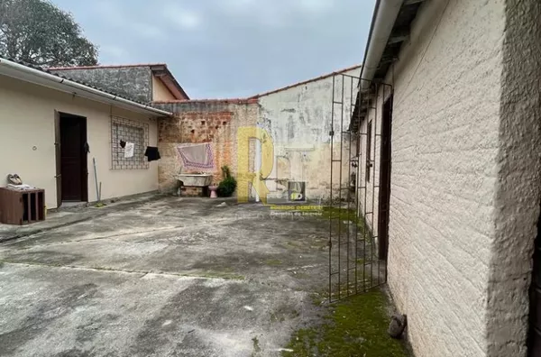 Casa a Venda no bairro Mar Grosso - Laguna, SC