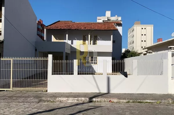 Casa a Venda no bairro Mar Grosso - Laguna, SC