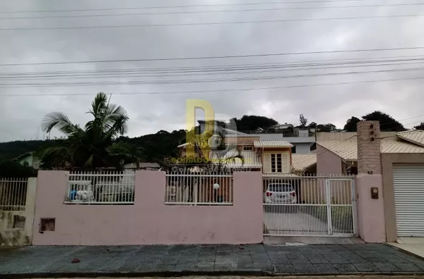 Casa a Venda no bairro Mar Grosso - Laguna, SC