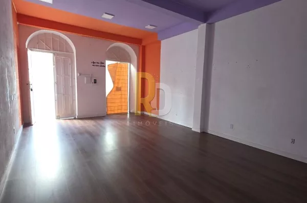 Sala Comercial para Aluguel no bairro Centro - Laguna, SC