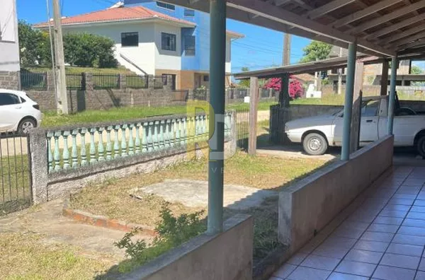 Casa a Venda no bairro Cabeçudas - Laguna, SC