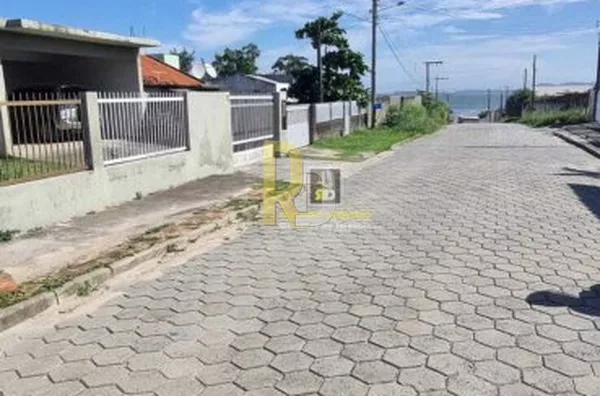 Casa a Venda no bairro Cabeçudas - Laguna, SC