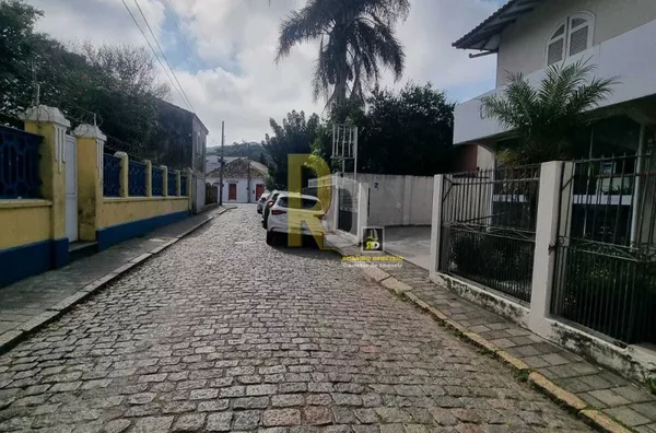 Casa a Venda no bairro Centro - Laguna, SC