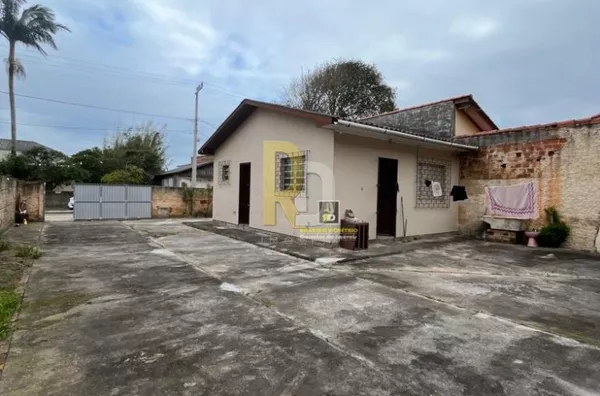 Casa a Venda no bairro Mar Grosso - Laguna, SC
