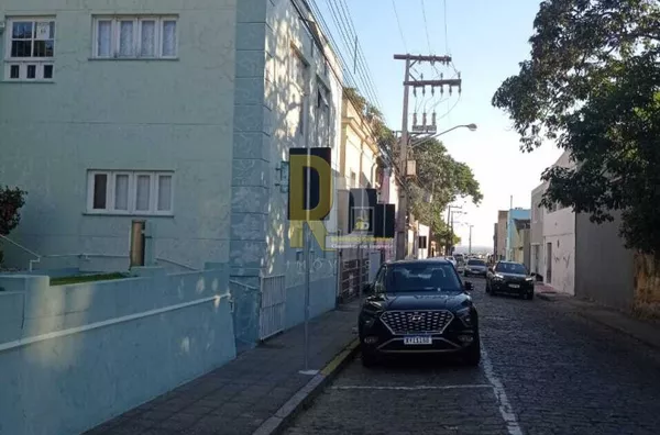Sala Comercial para Aluguel no bairro Centro - Laguna, SC