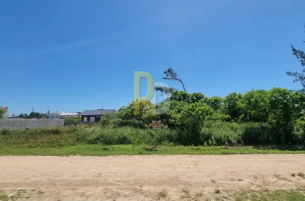 Terreno a Venda no bairro Praia do Sol - Laguna, SC