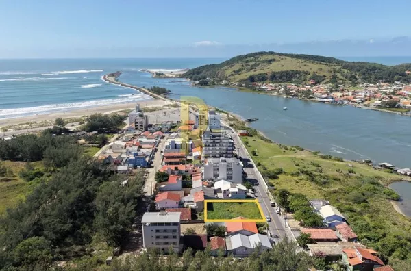 Terreno a Venda no bairro Mar Grosso - Laguna, SC