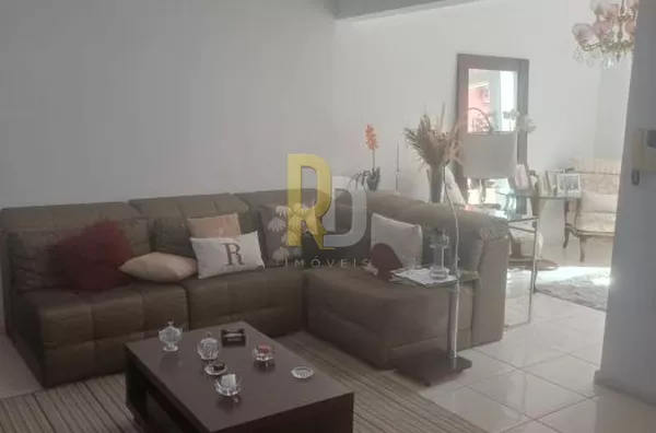 Casa para Aluguel no bairro Centro - Laguna, SC