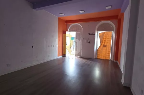 Sala Comercial para Aluguel no bairro Centro - Laguna, SC