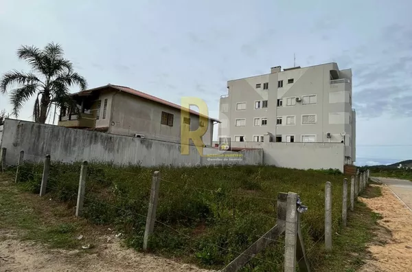 Terreno a Venda no bairro Mar Grosso - Laguna, SC