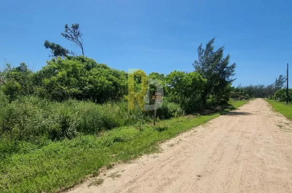 Terreno a Venda no bairro Praia do Sol - Laguna, SC