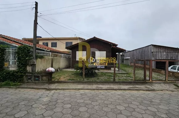 Casa a Venda no bairro Portinho - Laguna, SC