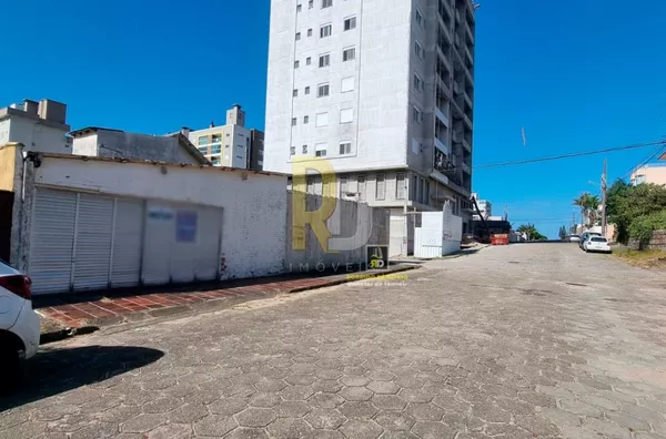 Terreno a Venda no bairro Mar Grosso - Laguna, SC