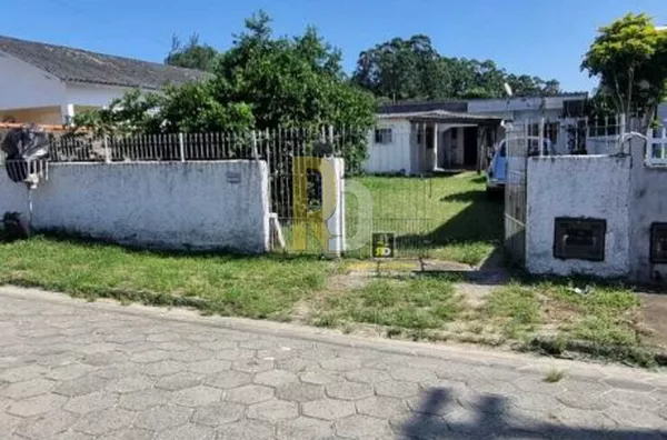 Casa a Venda no bairro Cabeçudas - Laguna, SC