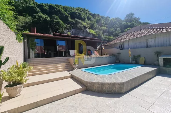 Casa a Venda no bairro Mar Grosso - Laguna, SC