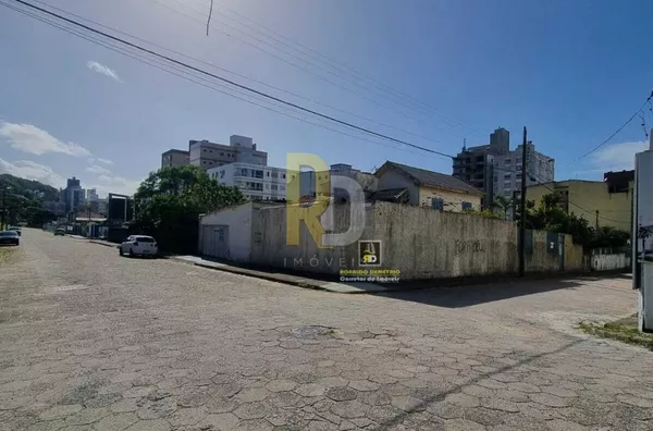 Terreno a Venda no bairro Mar Grosso - Laguna, SC