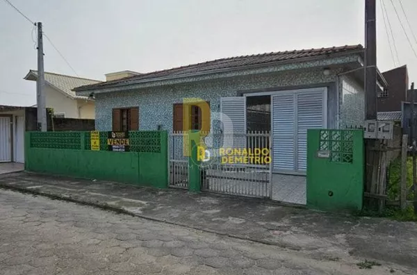 Casa a Venda no bairro Progresso - Laguna, SC