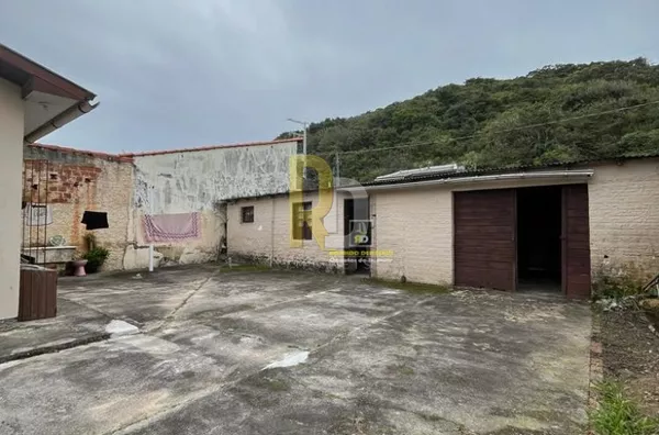 Casa a Venda no bairro Mar Grosso - Laguna, SC