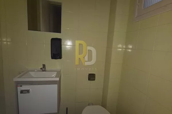 Sala Comercial para Aluguel no bairro Centro - Laguna, SC