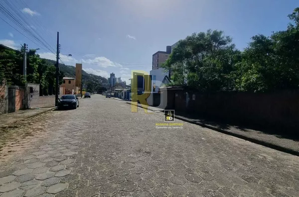 Terreno a Venda no bairro Mar Grosso - Laguna, SC