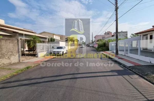 Terreno a Venda no bairro Mar Grosso - Laguna, SC