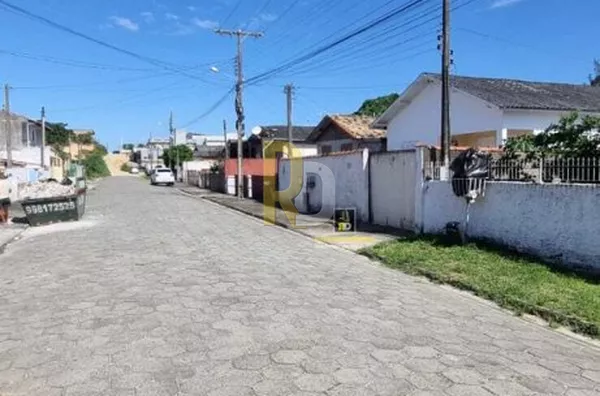 Casa a Venda no bairro Cabeçudas - Laguna, SC