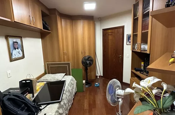 Sobrado para venda, 4 quarto(s),  Centro, Guarapuava