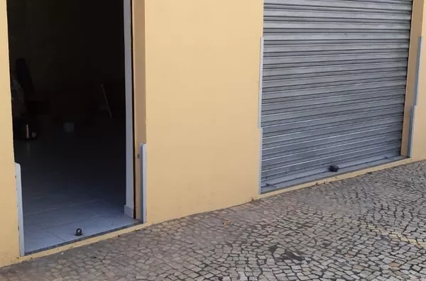 ALUGA LOJA 2 PORTAS DE AÇO RUA VILA RICA