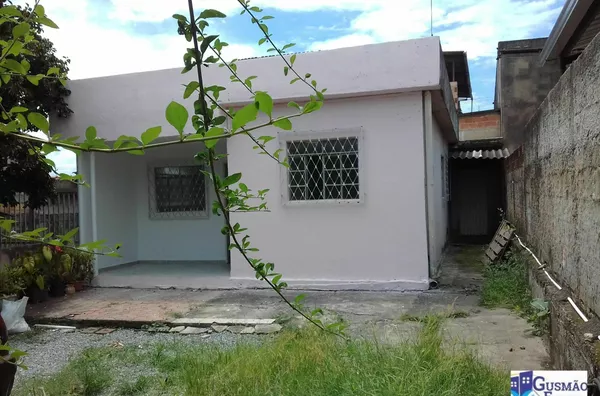 Dois lotes juntos ,excelente Casa 2 pavimentos mais 2 casas independentes,quintal grande.