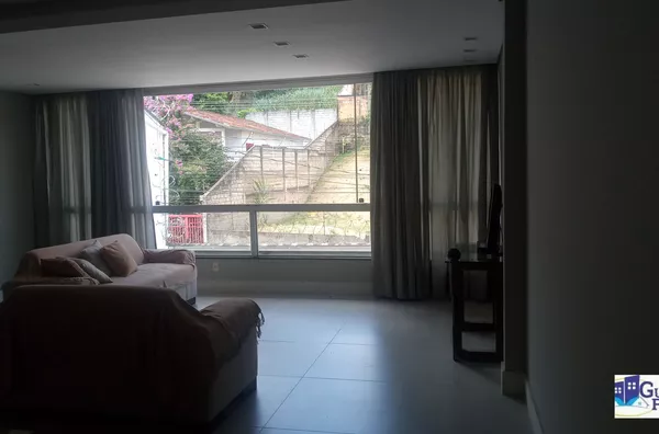 VENDA DE CASA COM 3 QUARTOS E SUITE NO BAIRRO ALVARO CAMARGOS