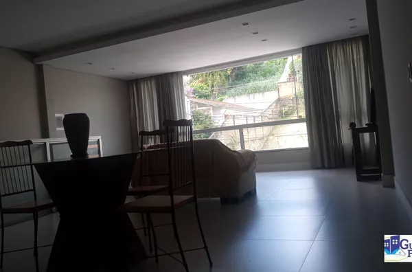 VENDA DE CASA COM 3 QUARTOS E SUITE NO BAIRRO ALVARO CAMARGOS