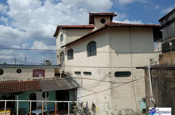 Casa Mista em área residencial e comercial ,terreno valorizado.