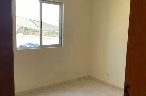 VENDE APARTAMENTO DE 2 QUARTOS NA REGIAO DO CABRAL